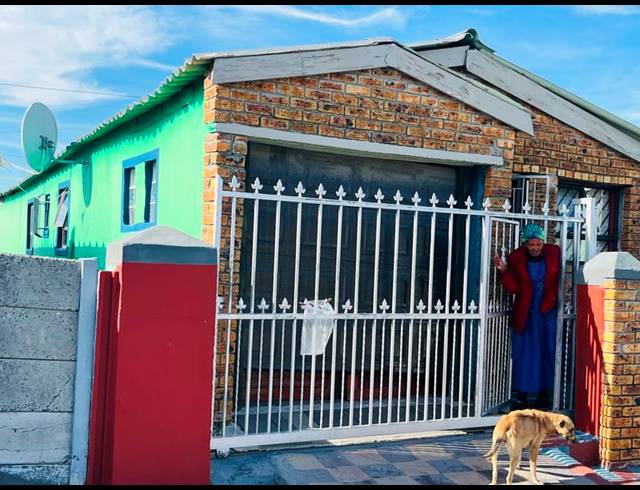 2 BEDROOM HOUSE FOR SALE IN MANDELA PARK